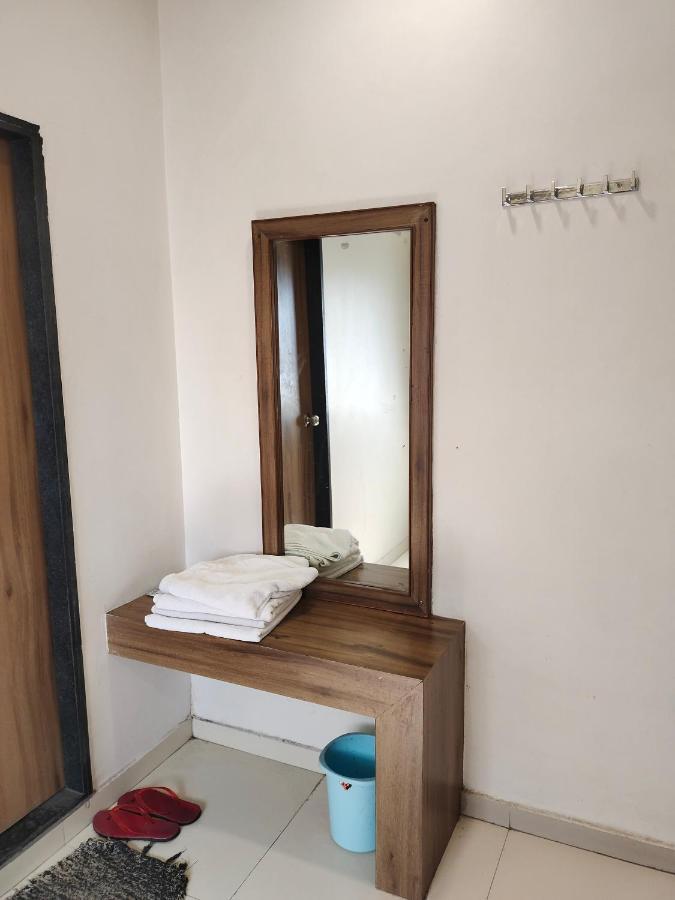 Hotel Palm Residency Ahmedabad Ngoại thất bức ảnh