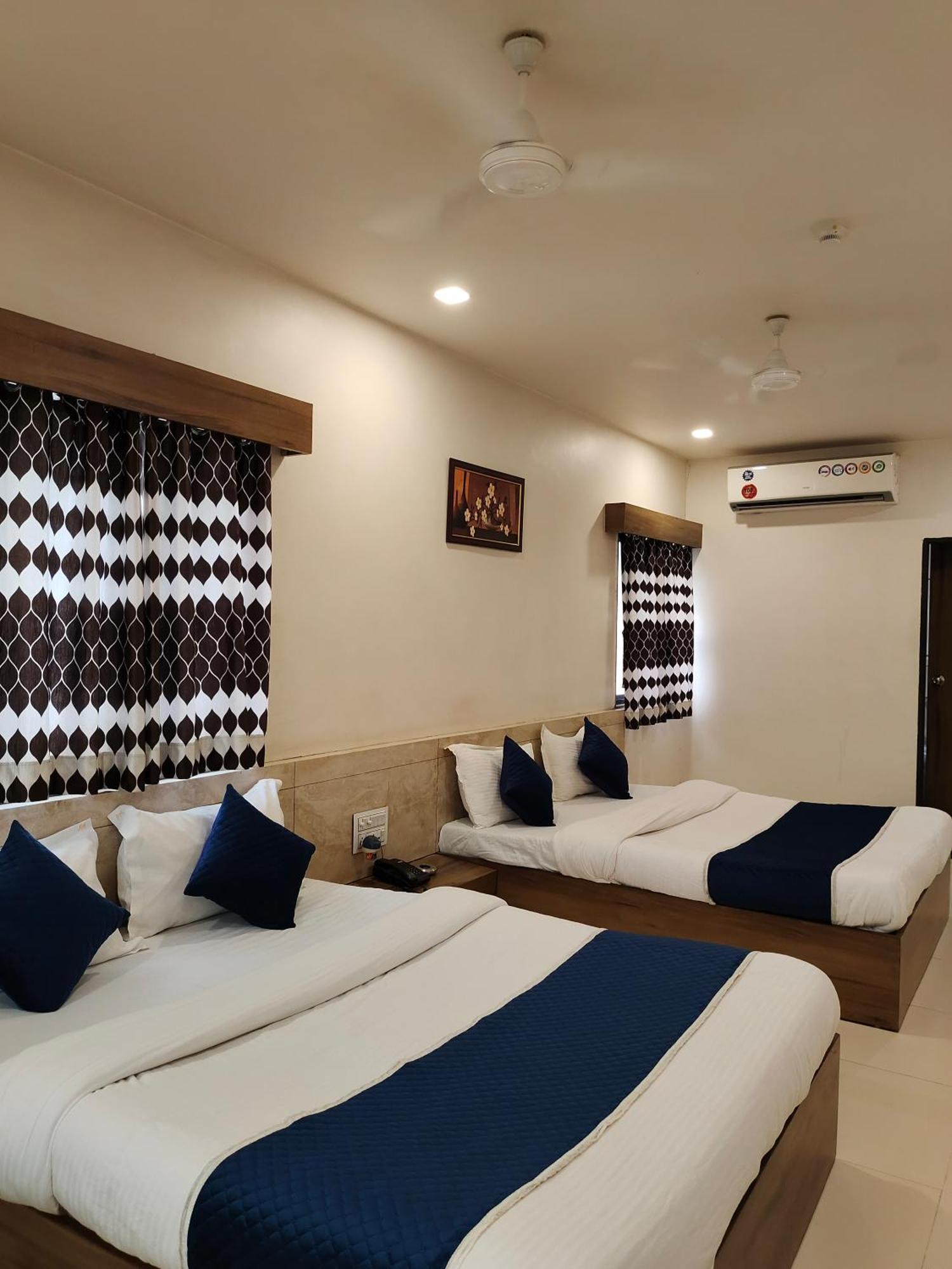 Hotel Palm Residency Ahmedabad Ngoại thất bức ảnh