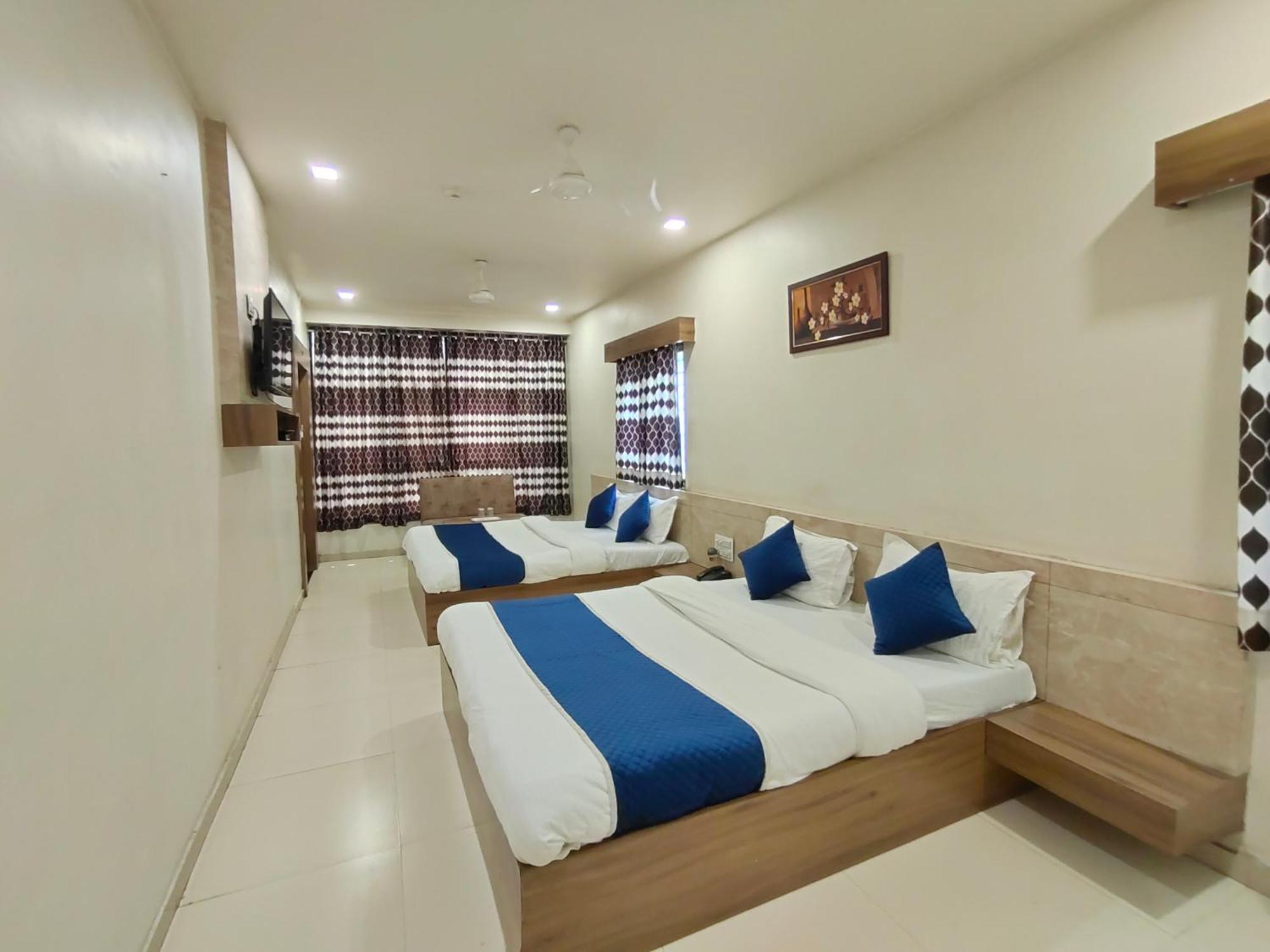 Hotel Palm Residency Ahmedabad Ngoại thất bức ảnh