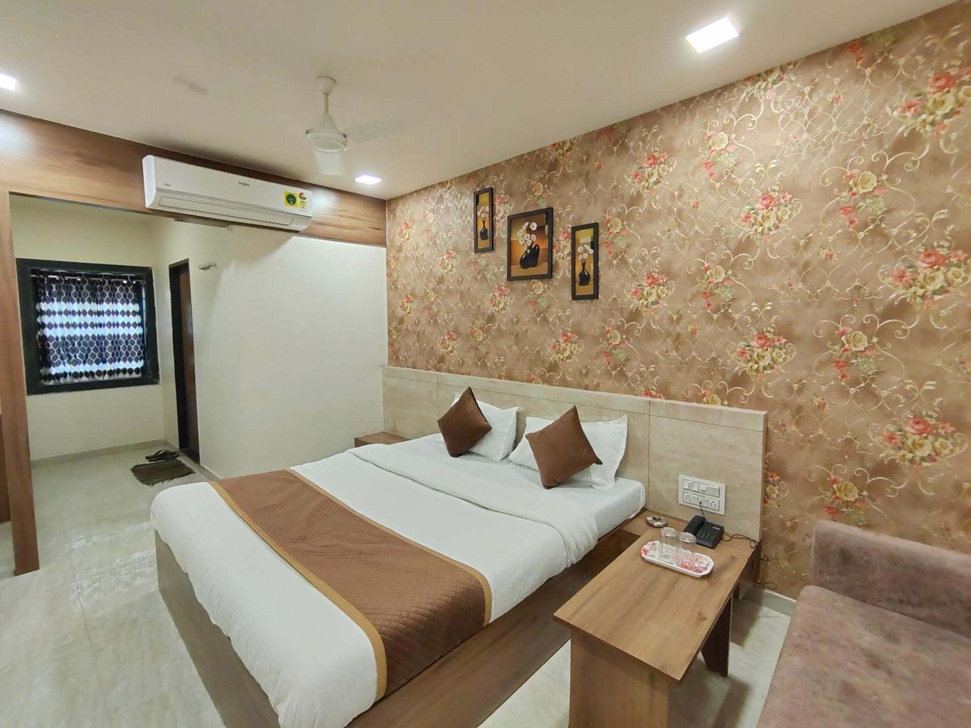 Hotel Palm Residency Ahmedabad Ngoại thất bức ảnh